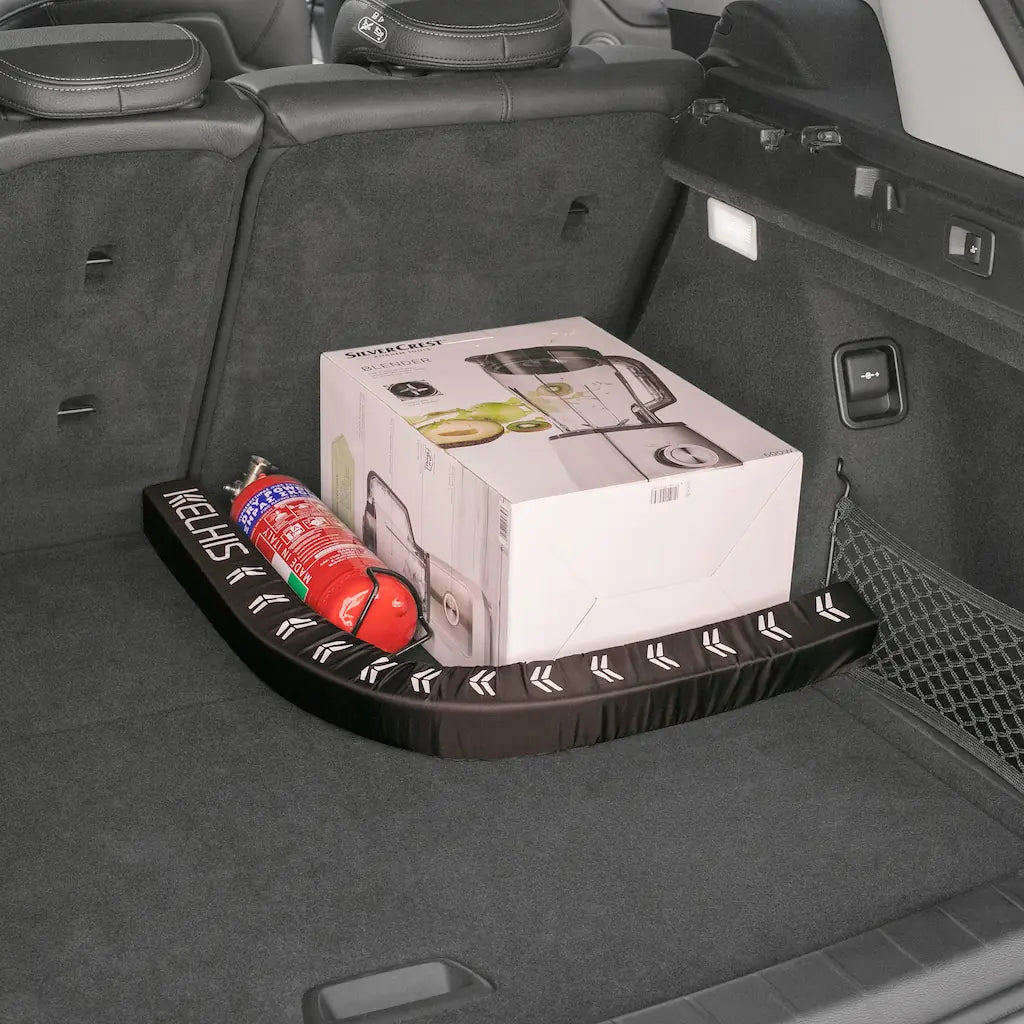 Bending the trunk organizer in a zigzag shape to fit multiple boxes